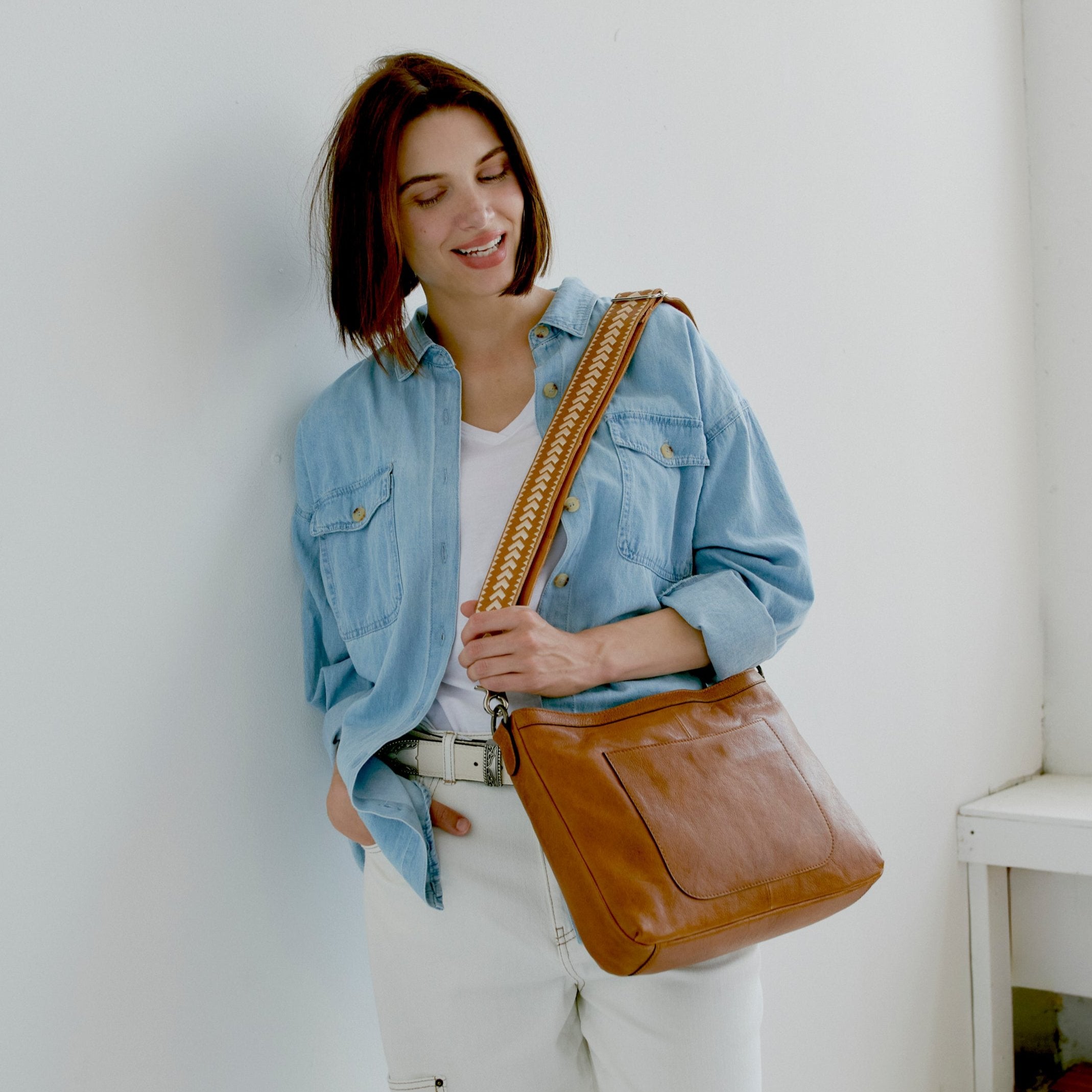 Vista Leather Crossbody Bag - Image 4